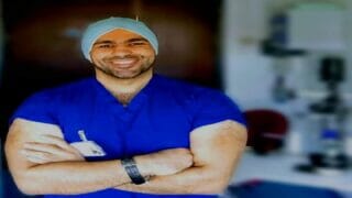 شريف إكرام : الماء الازرق هوا سارق النظر الصامت