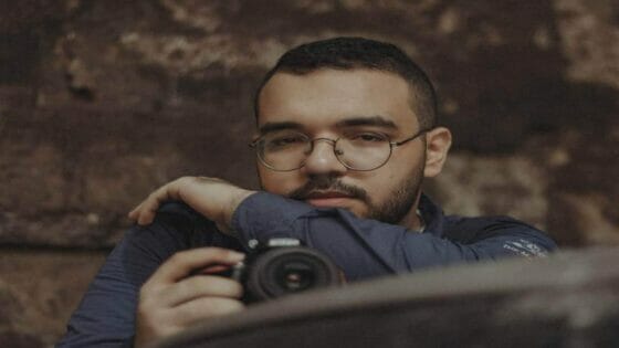 من هو المصور حسن عصام ؟