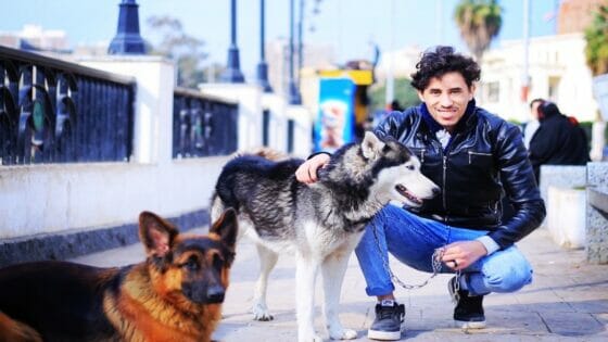 من هو خبير التسويق سعيد عطاوي ؟