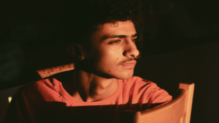 محمد ندا : يلتقط صور بورتريه شاب يبدع في تصوير البورتريه