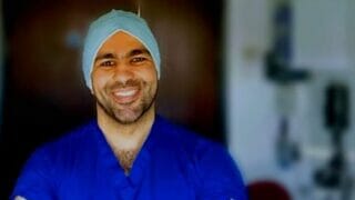 شريف اكرام: زراعة الصمامات في العين في حالات المياه الزرقاء المتقدمة