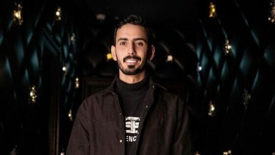 المصور خالد صالح اباشعر عشق فن التصوير منذ طفولته