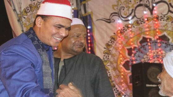 من هو القارئ مصطفى البرزاوى