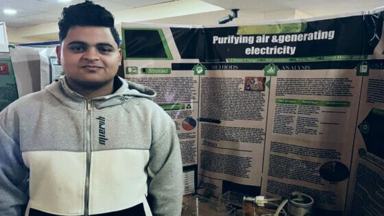 محمد خالد حبشي يبتكر جهازًا يحول أكسيد الكربون إلى كهرباء ومادة أكسالات الألمونيوم