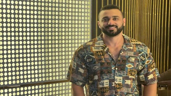 عمر السناري ممثل ينجح في تحقيق حلمه في عالم التمثيل