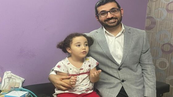 الدكتور أحمد سعيد دبور: خبير في طب الأطفال ورعاية الرضع