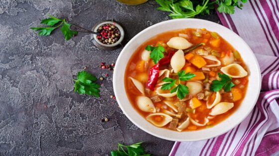 طريقة عمل شوربة الخضار بالطريقة الإيطالية