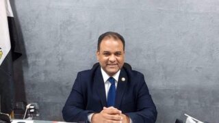 **كن عضو عامل في المجتمع ولا تكن متسنكحا على الوطن**