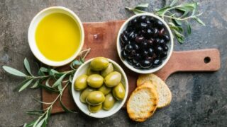 فوائد زيت الزيتون للصحة والجمال