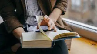 13 كتابًا عربيًا لا غنى عن قراءتها