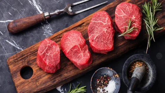 فوائد وأضرار تناول اللحوم الحمراء: لماذا يجب التوازن في استهلاكها؟