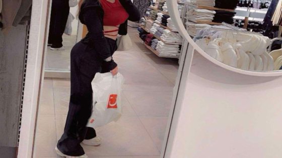 تعرّفوا إلى عارضة الأزياء التي أثبتت أن “الجمال لا حجم له”