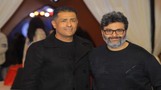 محمد عدوية يتألق في خيمة “الخيمة” بأجمل أغانيه وأغاني والده في ليلة رمضانية ساحرة