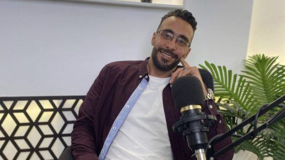 جمال مختار: مستشار وكاتب يمزج بين العلم والفن مسيرة مهنية متعددة الأوجه