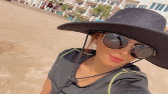 وفاء القرني: فنانة بروح المغامرة وحب الحياة