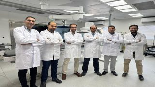 مستشفيات جامعة عين شمس تحقق إنجازًا عالميًا بعلاج 12 مريضًا بوحده القسطرة المخية