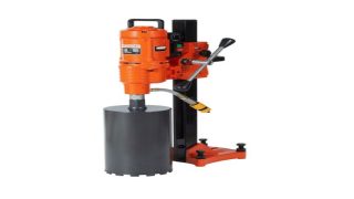 المكينة الحديثة لقص وتخريم الخرسانة: تقنية متطورة تعزز دقة وكفاءة الأعمال الإنشائية