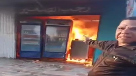 بالفيديو.. مواطن يشعل النار في كشكه بالإسماعيلية بعد قرار إزالته