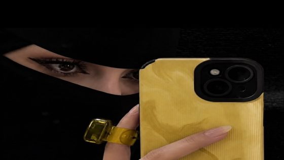 الأصفر كهوية.. كيف رسخت حصة الحربي حضورها على سناب شات؟