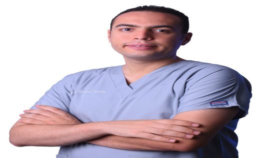 الدكتور مصطفى خالد صدقي يقود تجربة متقدمة بكفاءة عالية في استئصال أورام الثدي بمساعدة السونار أثناء الجراحة.