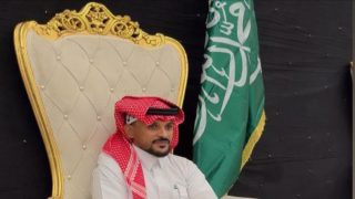خضر علي.. الفنان الذي يرسم العالم بعين المسافر